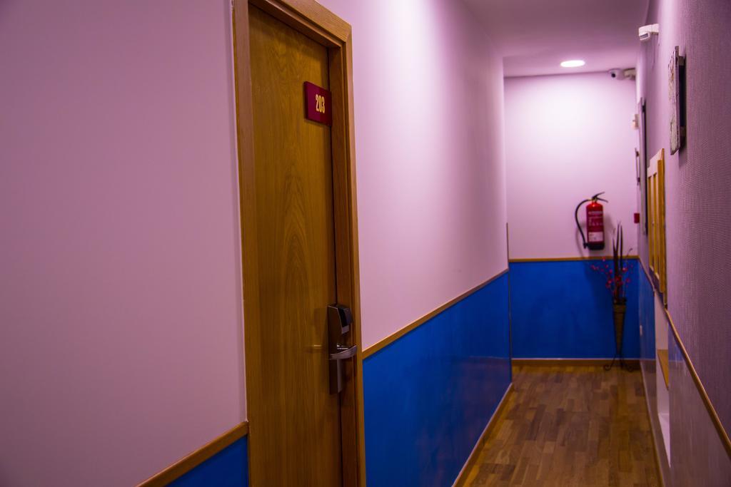 Hostal Montaloya Madrid Eksteriør bilde