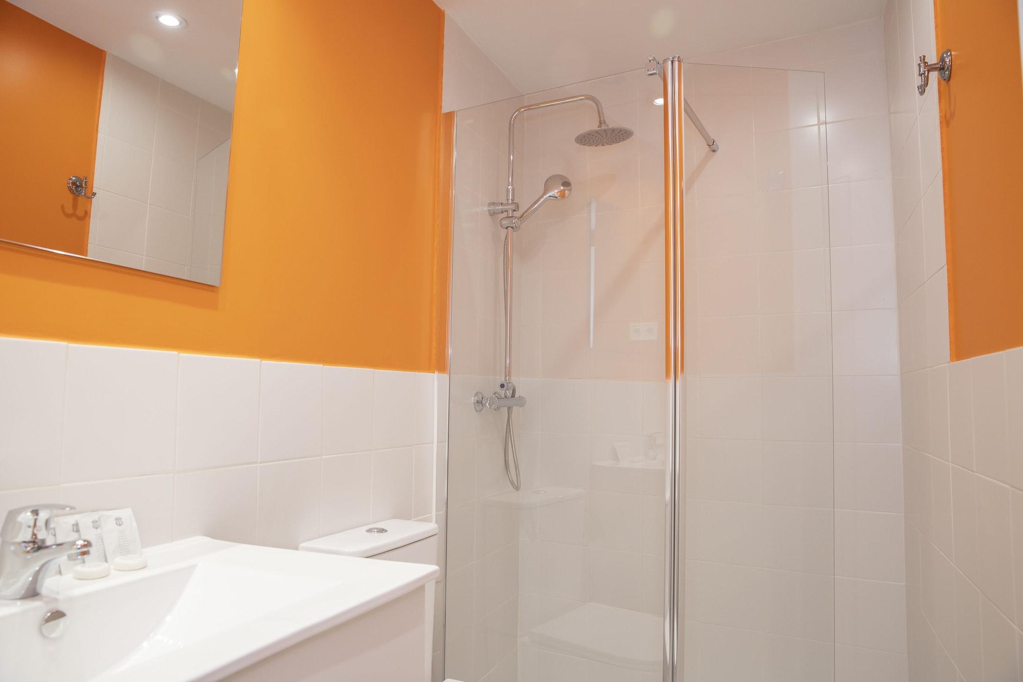 Hostal Montaloya Madrid Eksteriør bilde