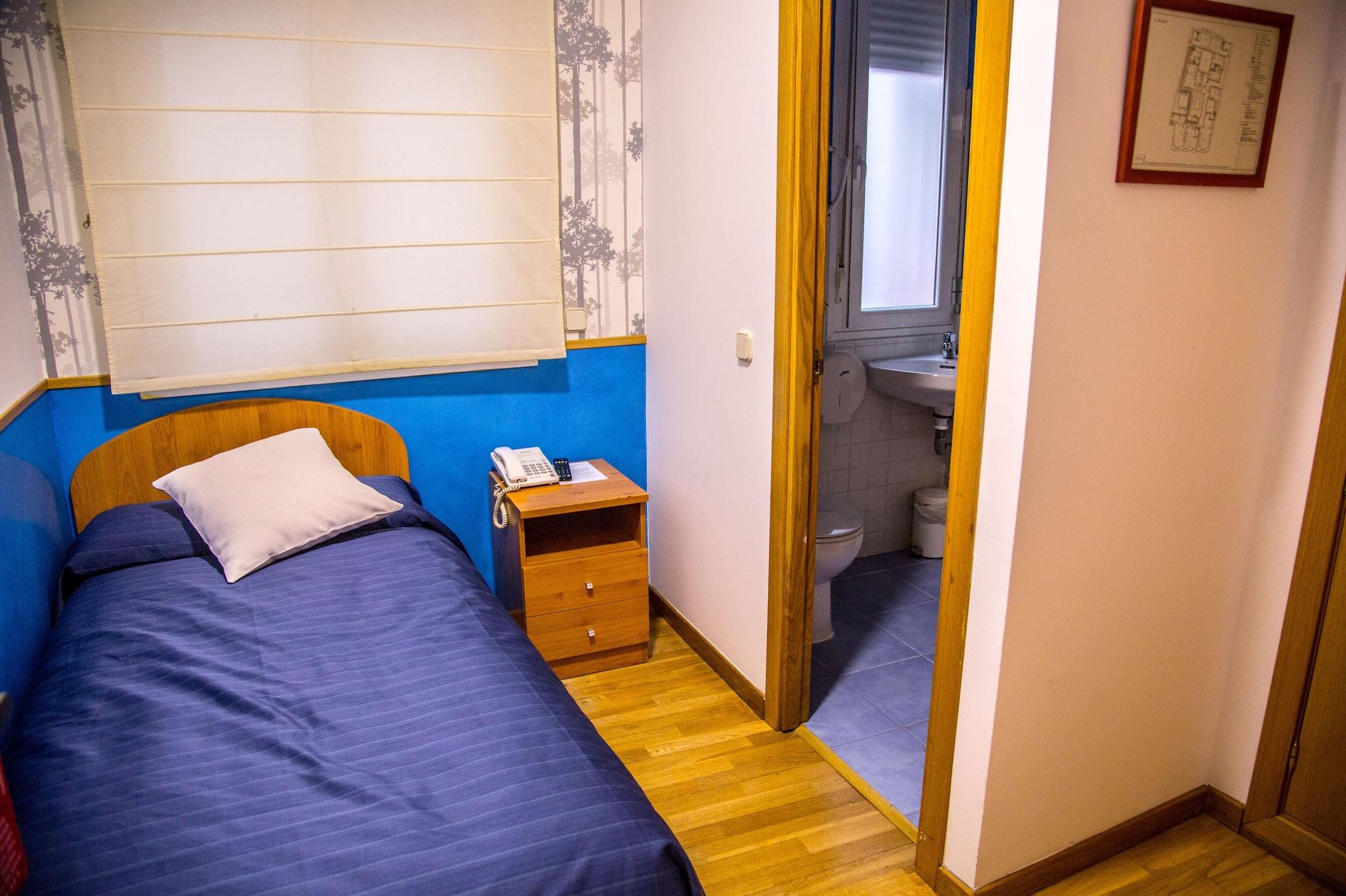 Hostal Montaloya Madrid Eksteriør bilde