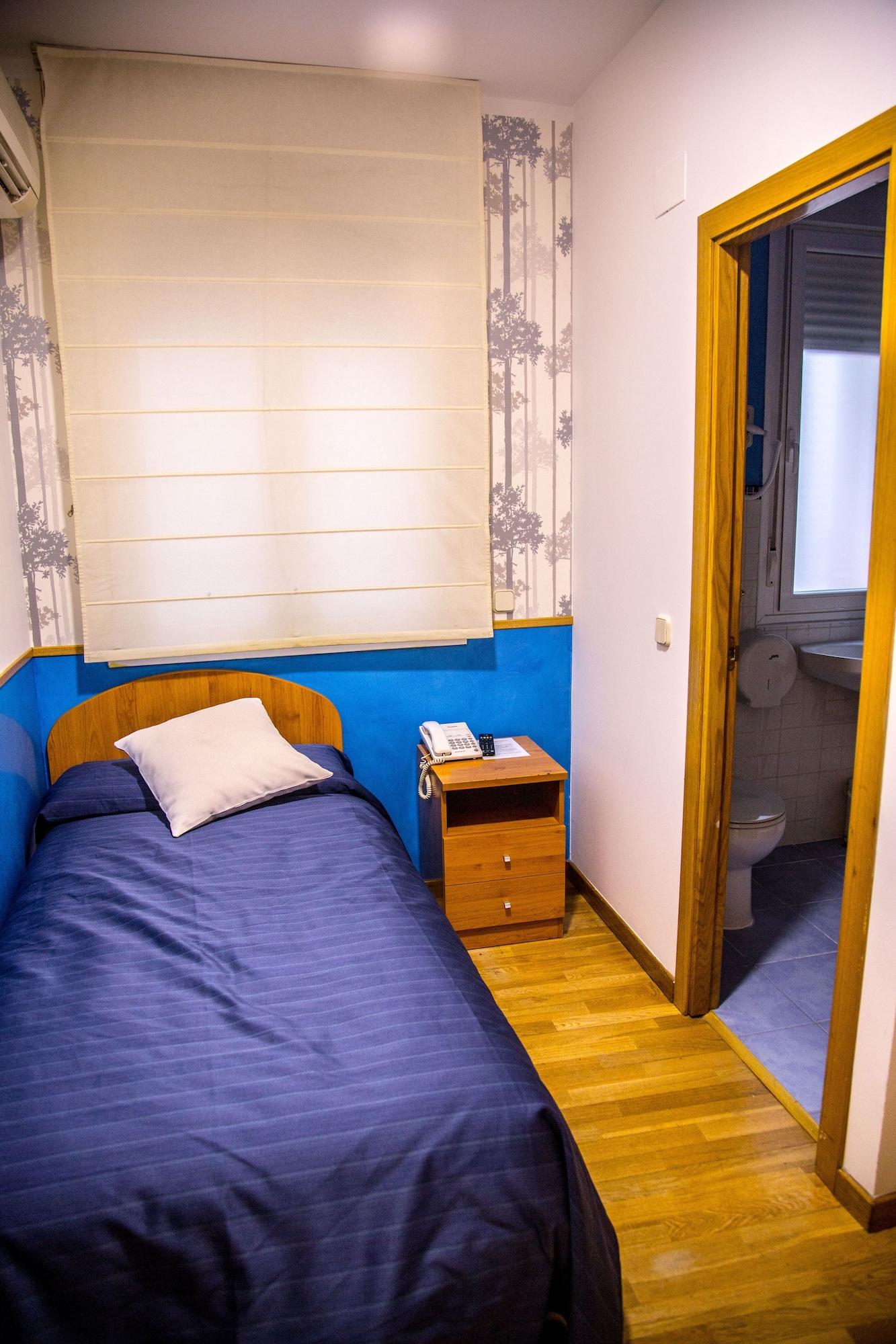 Hostal Montaloya Madrid Eksteriør bilde